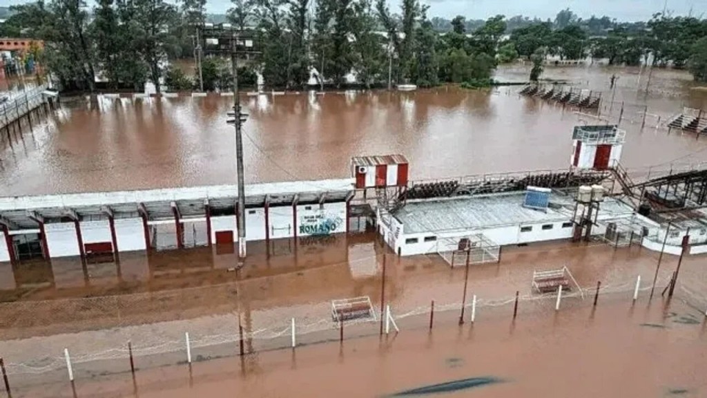 Entre Ríos: por la crecida del río Uruguay evacuaron a casi 600 personas en Concordia 