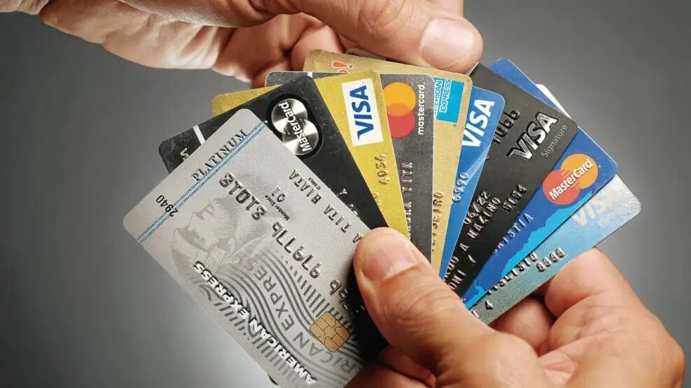 Baja el costo de refinanciación de las tarjetas de créditos