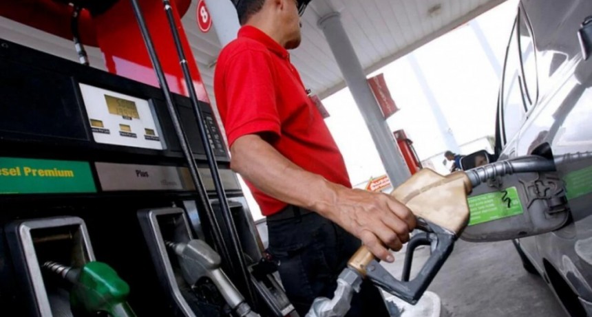 Impuestos a los combustibles: el Gobierno oficializó la postergación del aumento