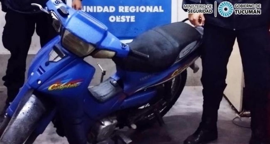 Escondió una moto robada en su casa y su madre la entregó a la Policía