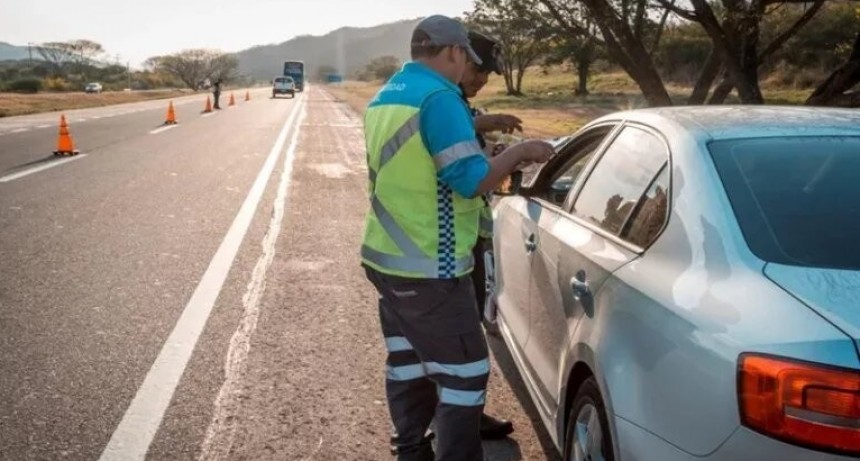 ¿Qué documentos necesito para circular con el auto?