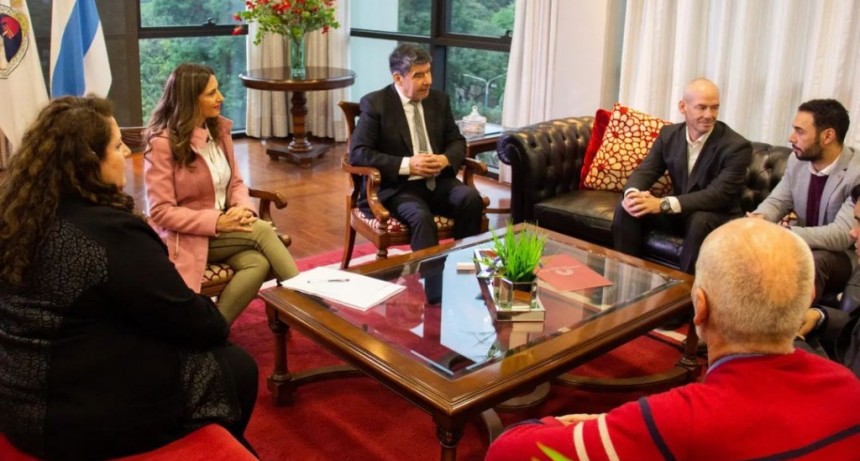 El Vicegobernador recibió a los organizadores del “Triatlón del Bicentenario”