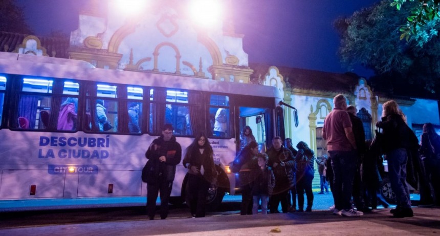 La primera edición del Bus Turístico Nocturno fue exitosa