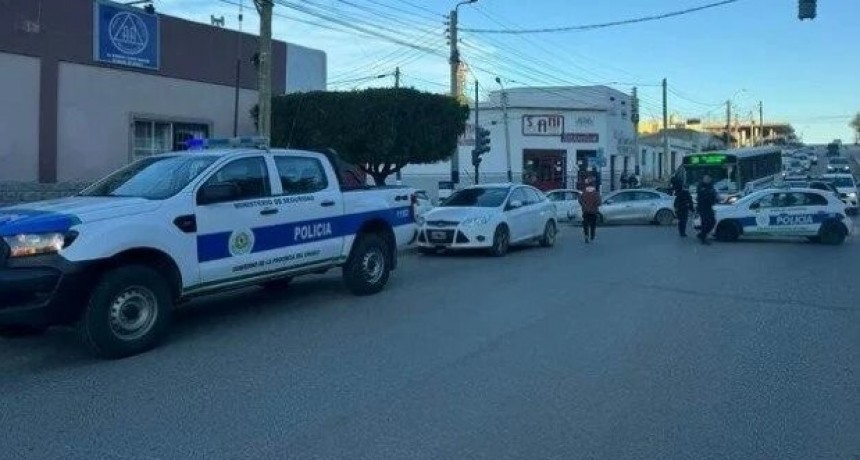 Mataron a un chico de 17 años cuando iba al colegio en Comodoro Rivadavia