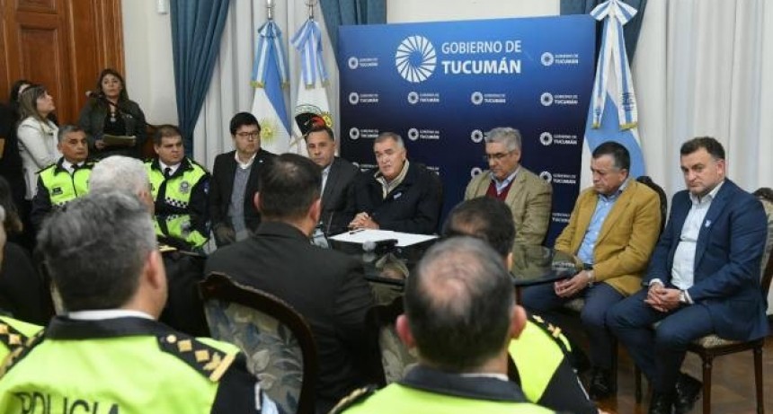 Jaldo firmó el acuerdo salarial con la Policía