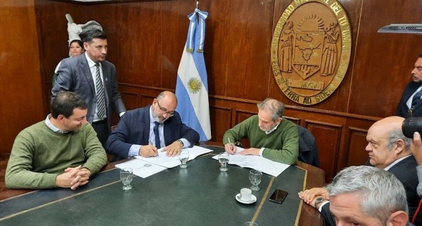 La UNT y la SAT firman convenio para reparar el acueducto de Anfama