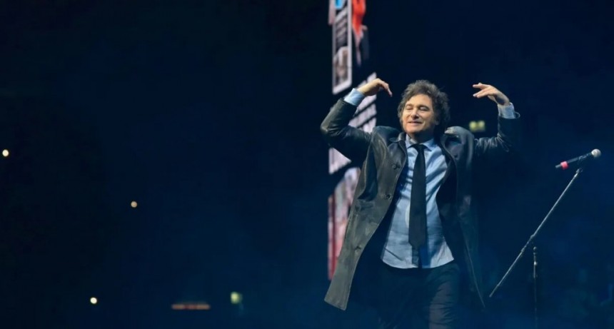 Milei presentó su libro en el Luna Park