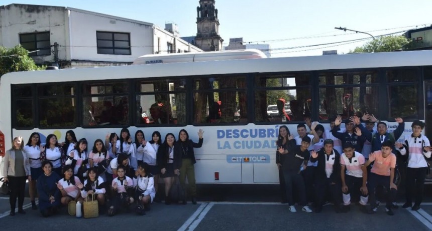 Bus Turístico Educativo: las escuelas y colegios de la capital podrán solicitar el paseo guiado