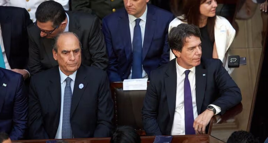 El Gobierno oficializó la salida de Posse y la designación de Francos en la Jefatura de Gabinete