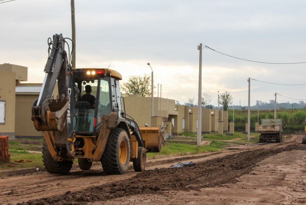 Las Talitas: avanzan las obras de 100 viviendas sociales con infraestructura integral