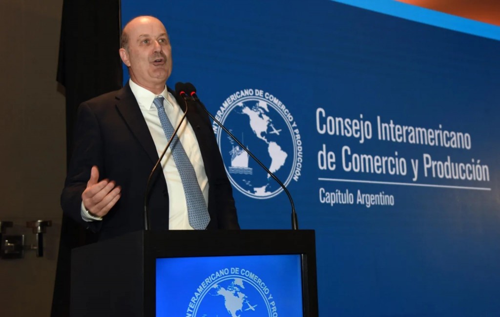 Sturzenegger vs. empresarios: “La prioridad es la motosierra, no bajar impuestos”