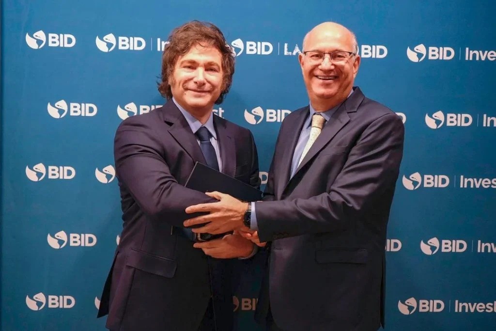 El Gobierno oficializó un crédito de US$500 millones del BID para estabilidad macroeconómica