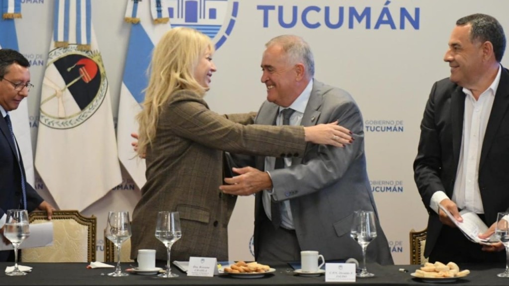 Jaldo, el gobernador con mejor imagen del país, y Chahla entra al top 5 de intendentes