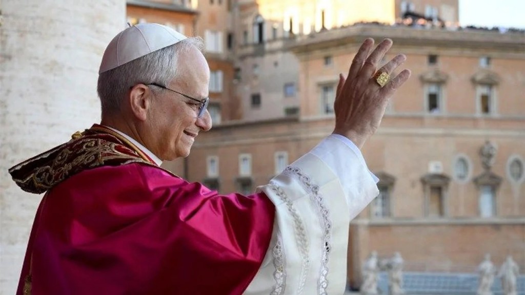 León XIV inicia su ministerio petrino con misa en la Capilla Sixtina junto a los cardenales electores