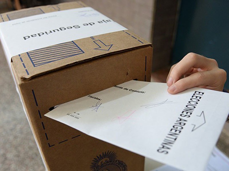 El mapa electoral refuerza a los gobernadores y deja señales para Milei en el domingo electoral