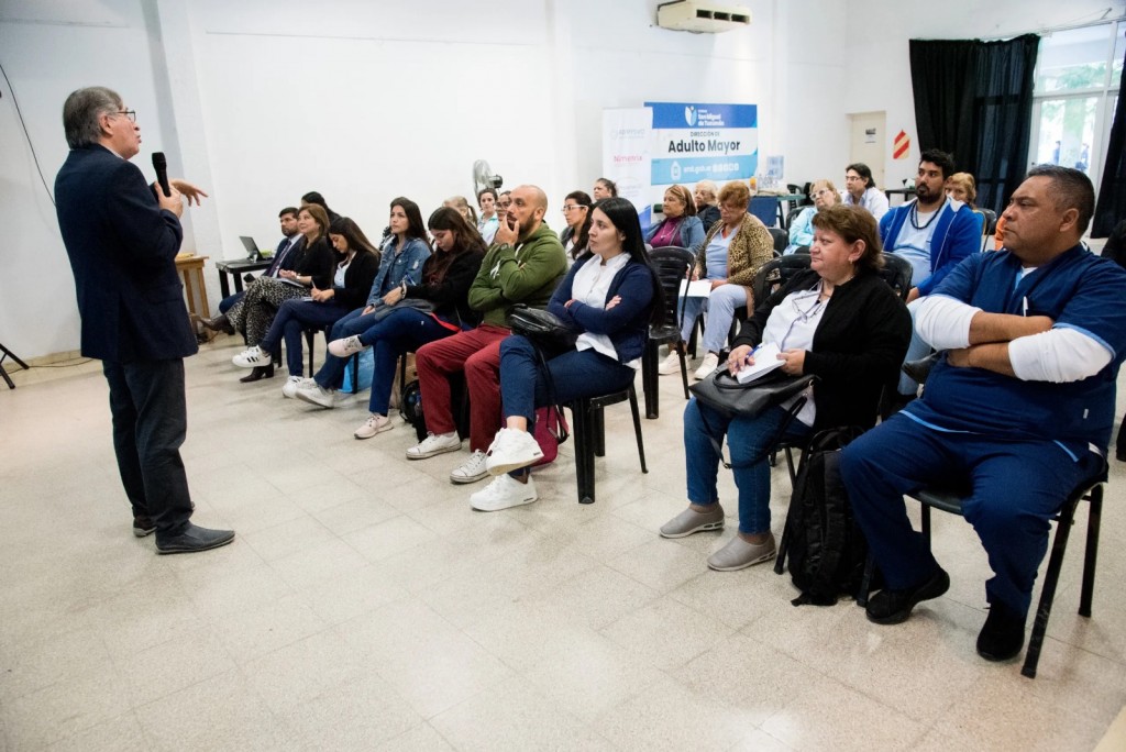 Capacitan a personal municipal en nuevos esquemas de vacunación antigripal y neumococo
