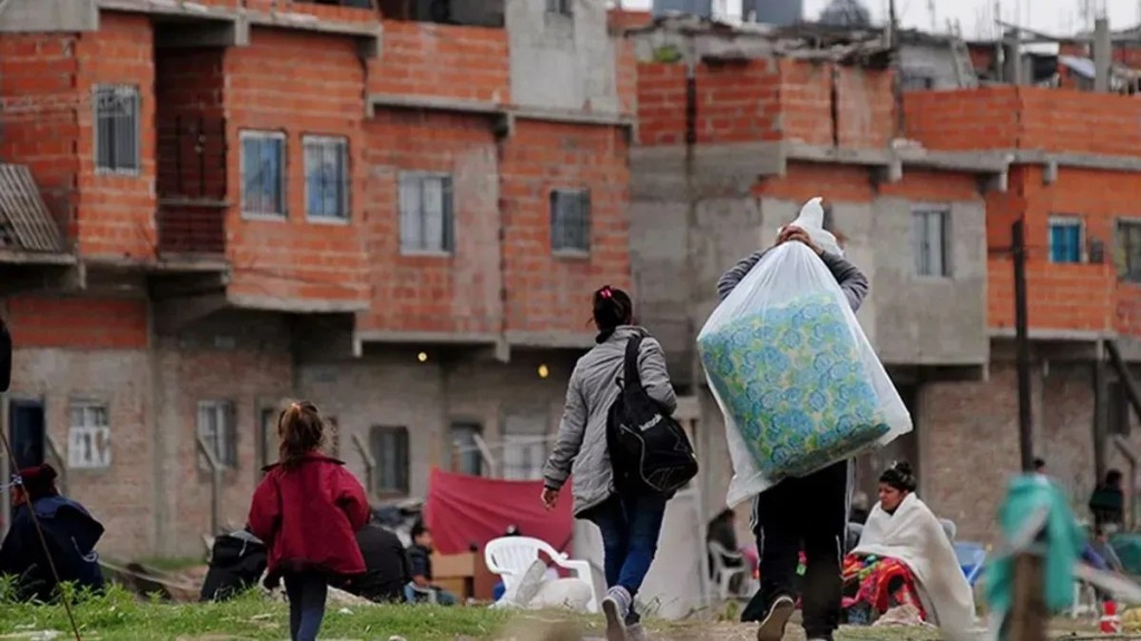 Canasta básica: una familia necesitó hasta $1,16 millones en abril para evitar la pobreza