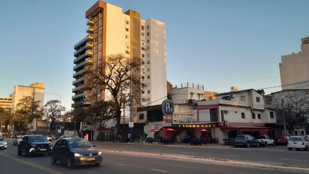 Calor y humedad en Tucumán: el pronóstico anticipa lloviznas para el viernes y un cambio el domingo
