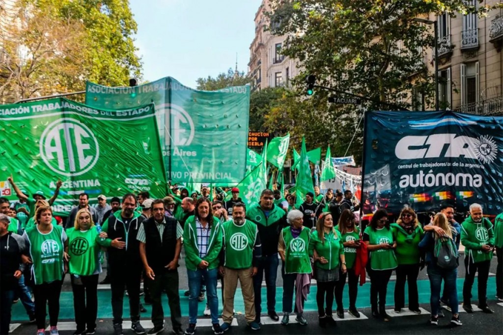 ATE rechaza el DNU que limita las huelgas y anuncia paro nacional contra el 