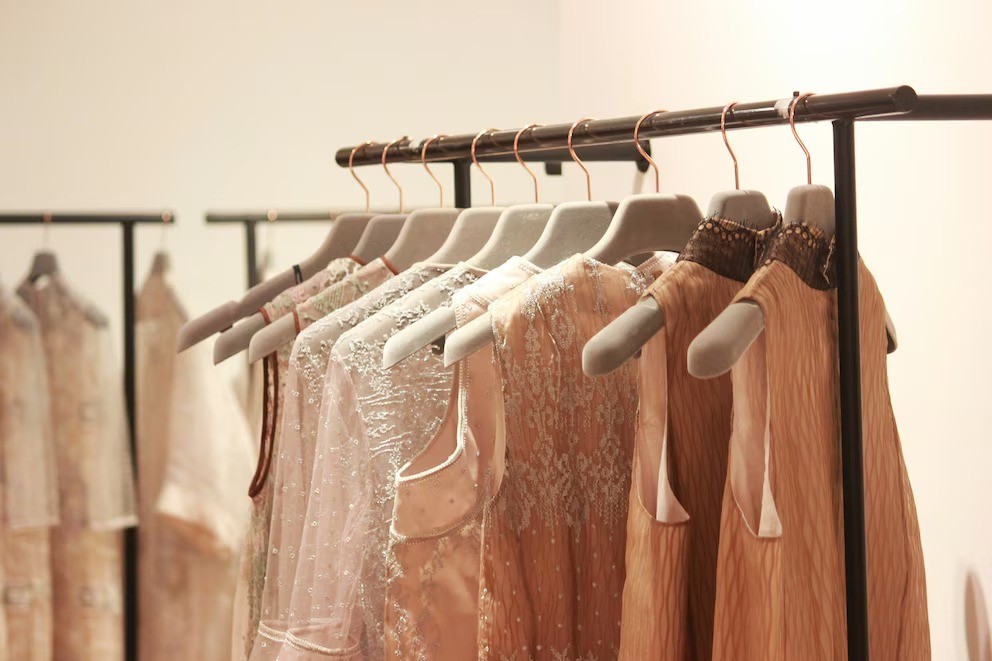La ropa importada ya domina el mercado local