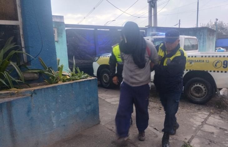 Detienen a uno de los asaltantes de un violento robo a una joven en su domicilio