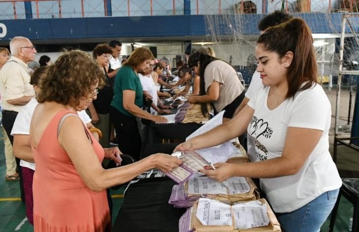 Cómo y cuándo retirar los boletos gratuitos de transporte para jubilados en junio
