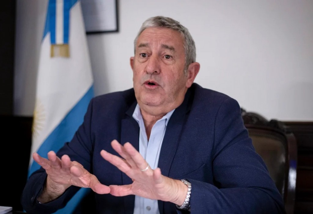 Cobos cuestiona a Milei por no saludar a Villarruel y Macri: 