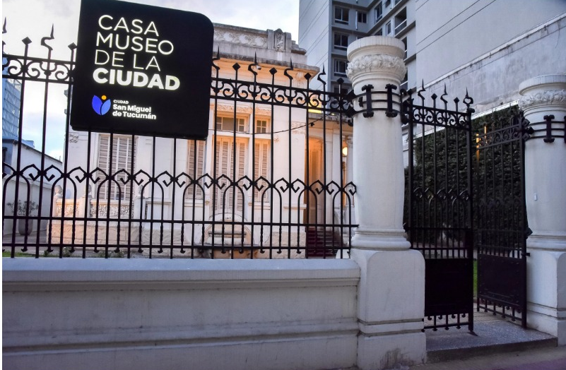 Tucumán recibe una muestra internacional de arte con artistas de cuatro países en la Casa Museo