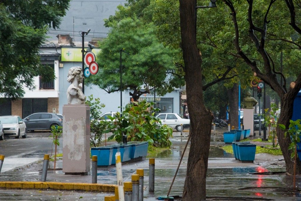 Despejan Paseo de los Libertadores con operativo conjunto en Tucumán