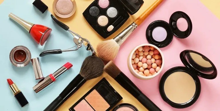 ANMAT dejará de controlar importación de cosméticos y productos de higiene
