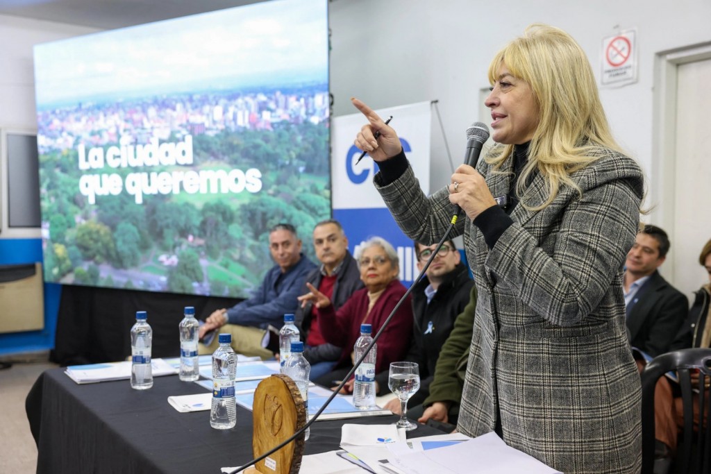 Chahla lanza Presupuesto Participativo en Tucumán