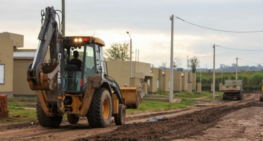 Las Talitas: avanzan las obras de 100 viviendas sociales con infraestructura integral