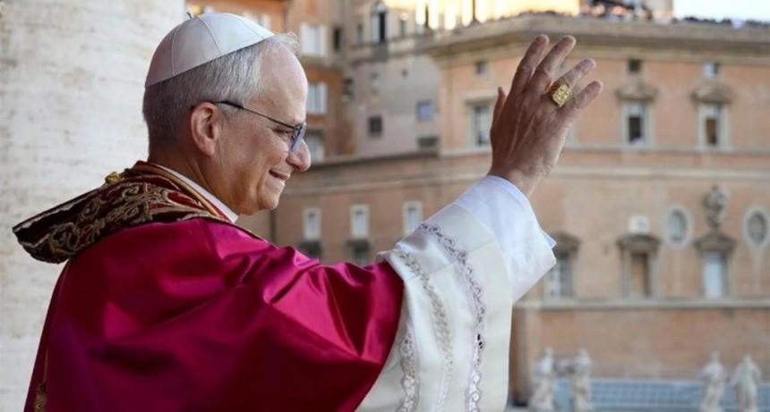 León XIV inicia su ministerio petrino con misa en la Capilla Sixtina junto a los cardenales electores