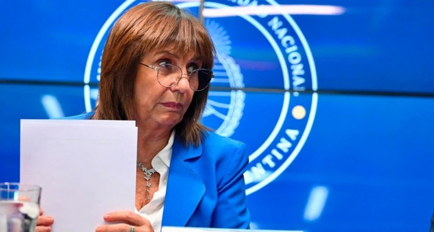 Gobierno ajusta política migratoria: exigen nuevos requisitos y cobrarán servicios a extranjeros