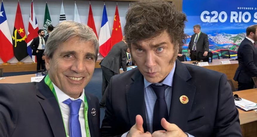 Milei celebró la inflación de abril y elogió a Caputo: 