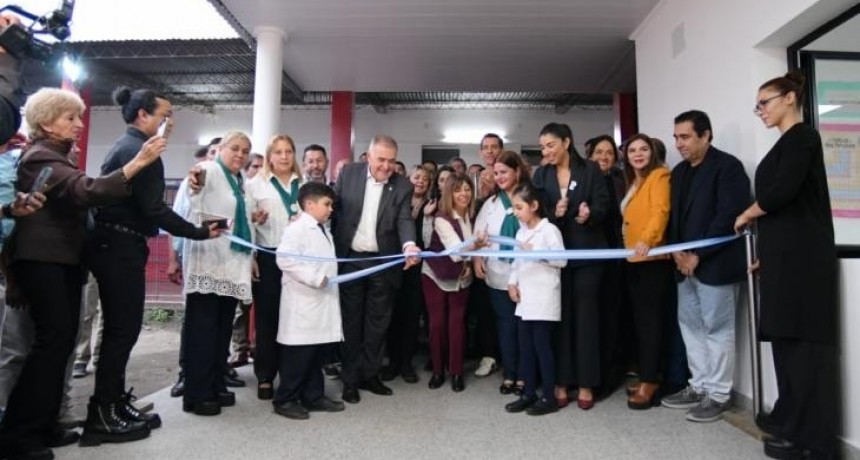 Inauguraron obras de remodelación en una escuela de Aguilares