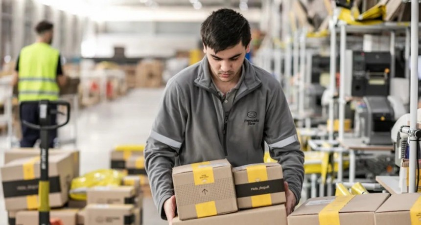 El monotributo crece mientras el empleo privado registrado sigue en caída