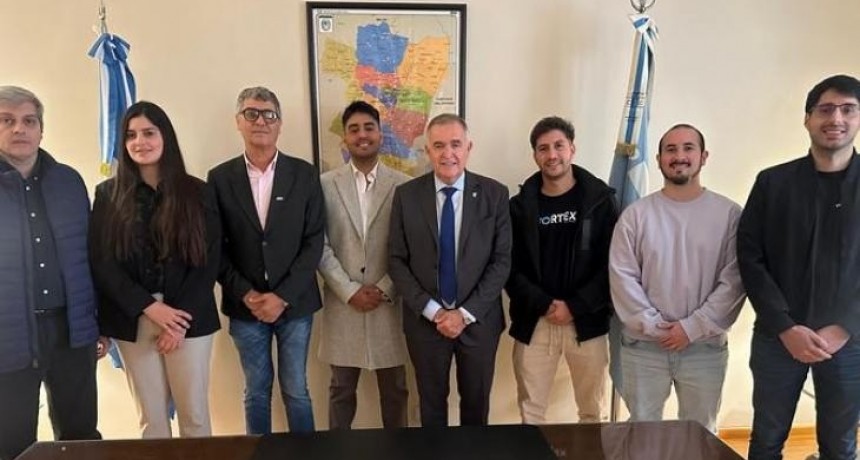 Jaldo apuesta a la economía del conocimiento: reunión clave con emprendedores tecnológicos tucumanos en Buenos Aires