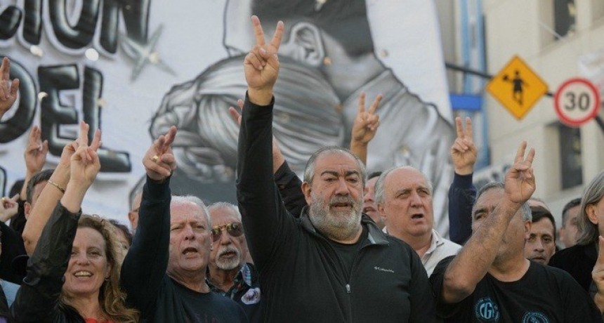 La CGT rechaza el DNU que limita el derecho a huelga y amenaza con acciones legales