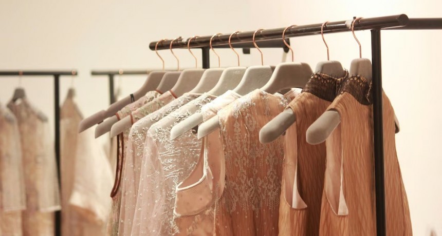 La ropa importada ya domina el mercado local