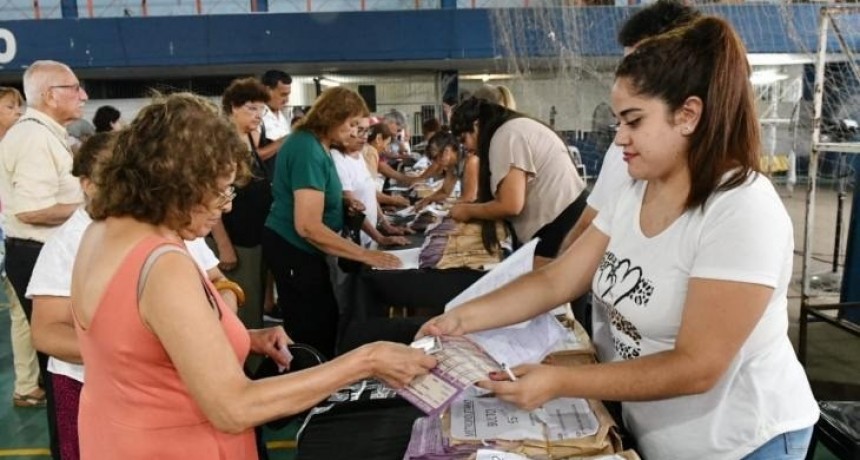 Cómo y cuándo retirar los boletos gratuitos de transporte para jubilados en junio