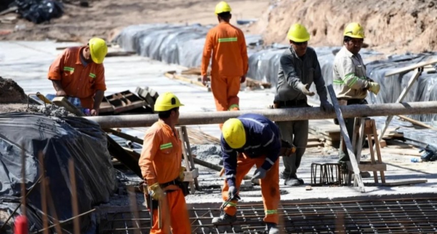 Gobierno simplifica contratación de obra pública para romper con la 