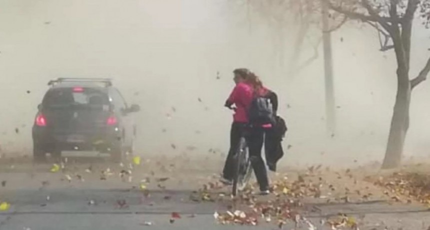 Frente frío llega a Tucumán con alerta por vientos fuertes