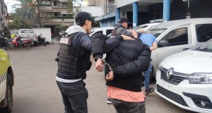 Frustran asalto a garita policial: detienen a dos acusados