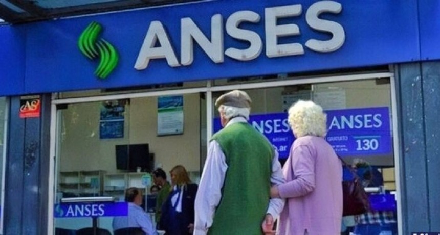 Las jubilaciones suben 2,8%, pero el bono se mantiene en $70.000