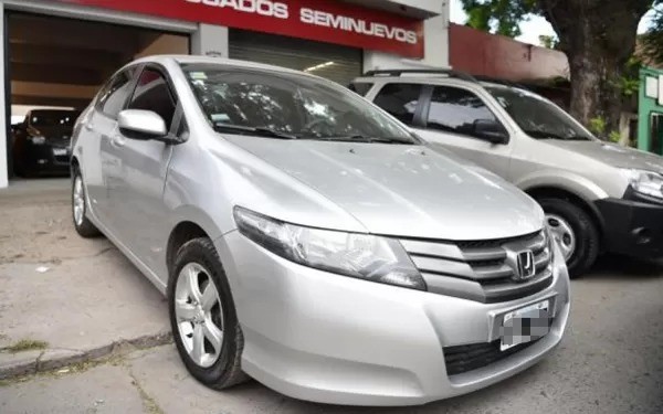 Tucum&aacute;n y el impuesto automotor: presi&oacute;n tributaria, recaudaci&oacute;n y ca&iacute;da en patentamientos