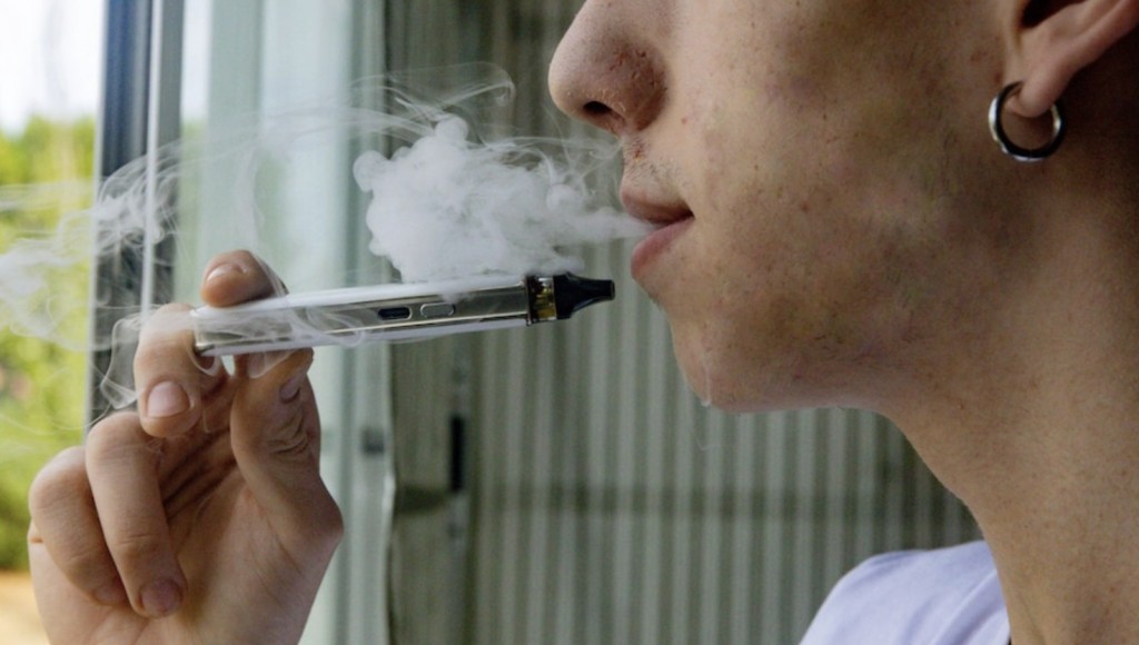 Nueva regulaci&oacute;n de vapeadores y nicotina en Argentina: fin de la prohibici&oacute;n y registro obligatorio