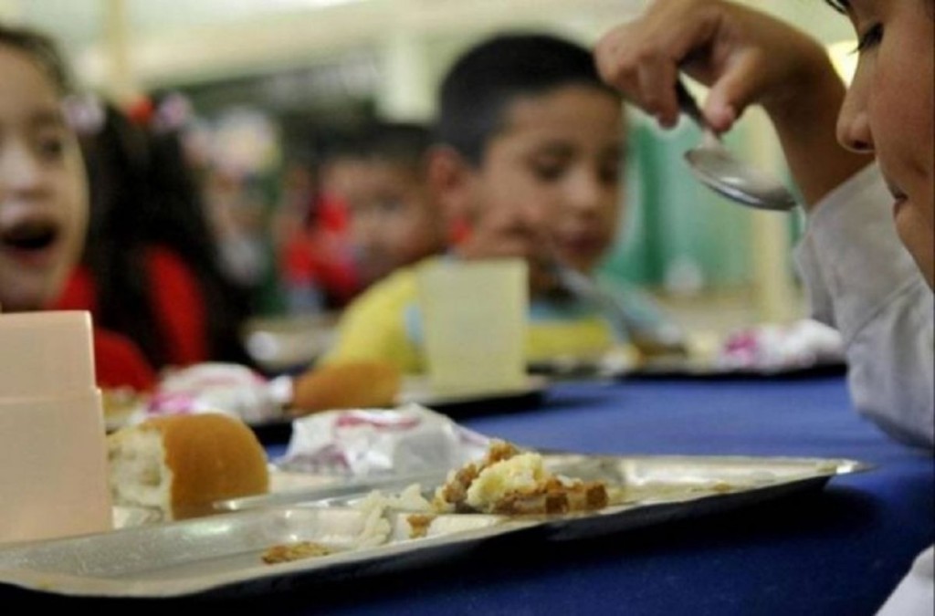 Denuncian crisis en comedores escolares: atrasos y ajuste en pagos por alumno en Tucum&aacute;n