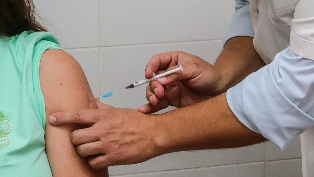 Brote de gripe: preocupaci&oacute;n por baja adhesi&oacute;n a la vacuna y aumento de casos graves