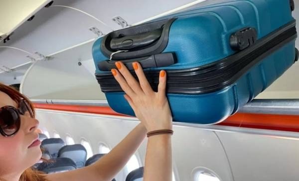 Aerol&iacute;neas Argentinas elimina el carry on gratuito en vuelos de cabotaje: desde mayo solo incluye un bolso de hasta 3 kilos